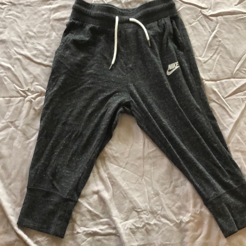 Crop pants. Girls